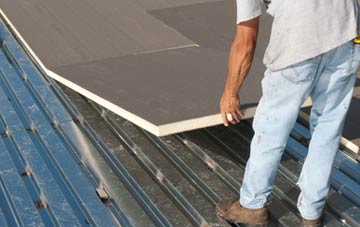 benefits of insulating Blaen Cil Llech flat roofing